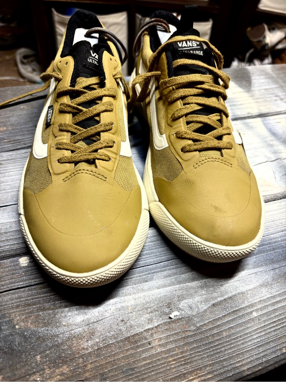 Vans UltraRange Men's Casual Shoes in Tan size mens 9.5